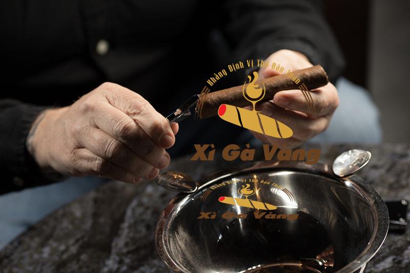 Cách xử lý xì gà bị nghẹt bằng dụng cụ chuyên nghiệp